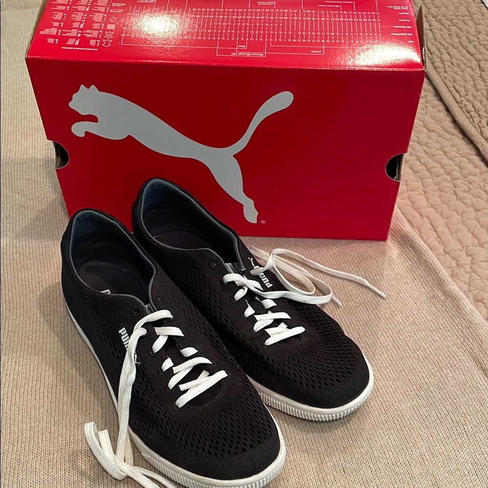 EUC PUMA Mesh Tennis Shoes